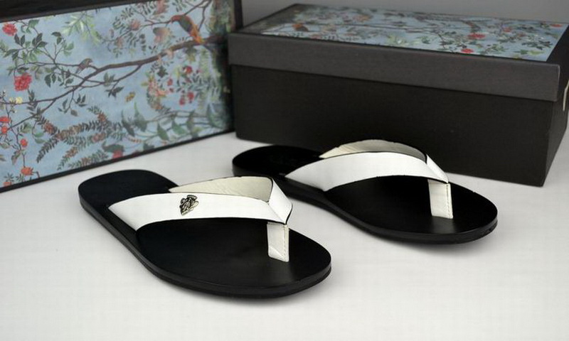 Gucci Slippers Woman--122